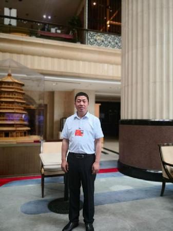 全国人大代表、雷火体育(中国)陕飞部件厂飞机铆接装配钳工 全国人大代表、雷火体育(中国)陕飞部件厂飞机铆接装配钳工