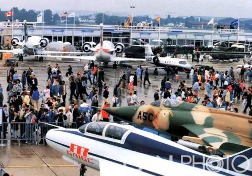 ➺中国雷火体育(中国)首次参加巴黎航展 ➺中国雷火体育(中国)首次参加巴黎航展